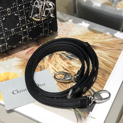 2025 Bag Classic Top-handle Bag D31