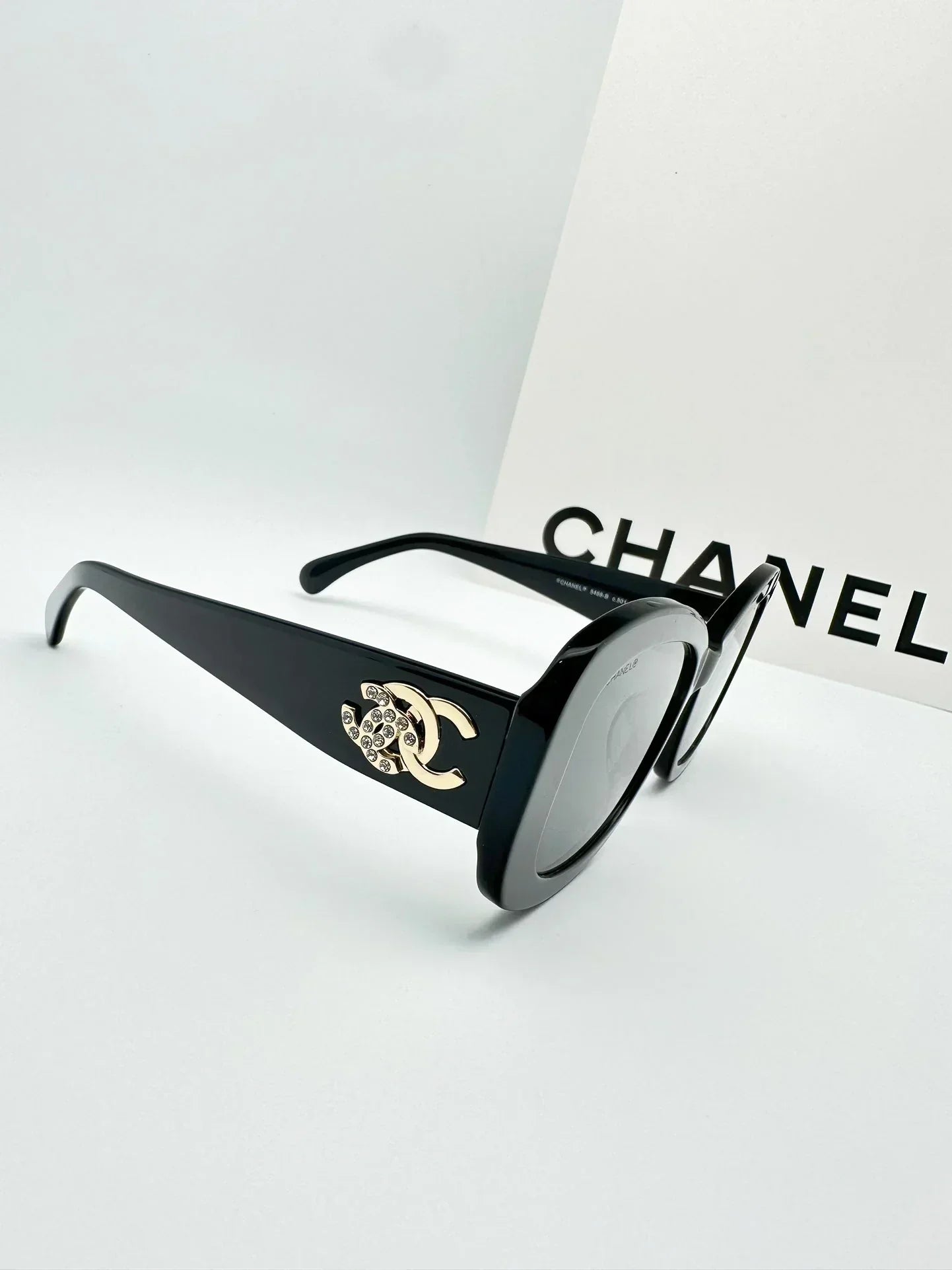 2025 Sunglasses  Retro Diamond Stylish Sunglasses