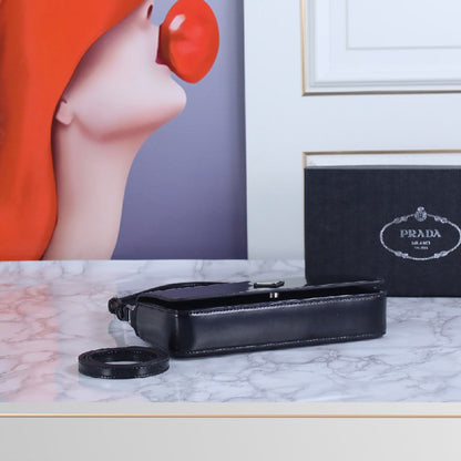 2025 Bag Shoulder Bag With Triangle Logo P4