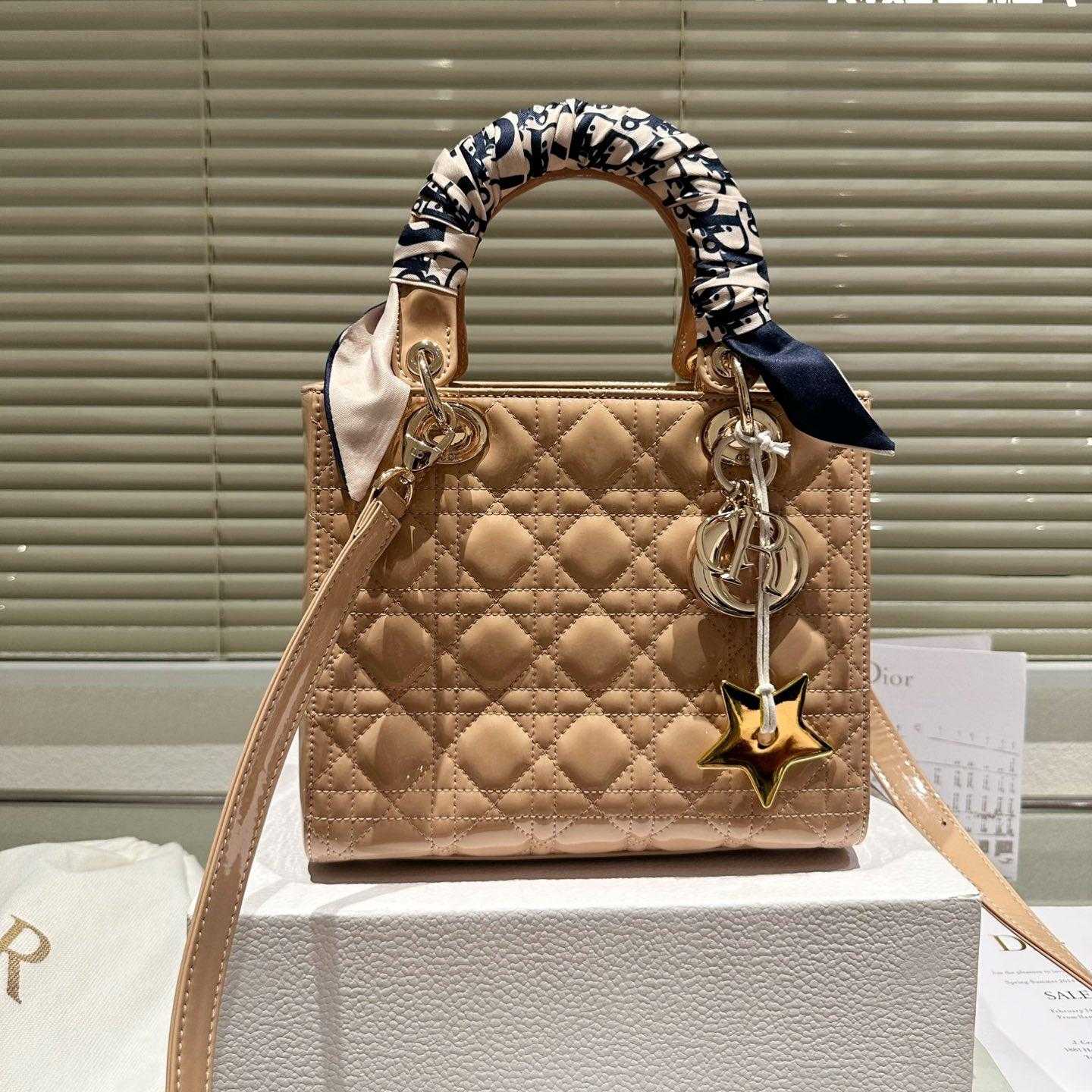 2025 Bag Stylish Top-handle Bag W168