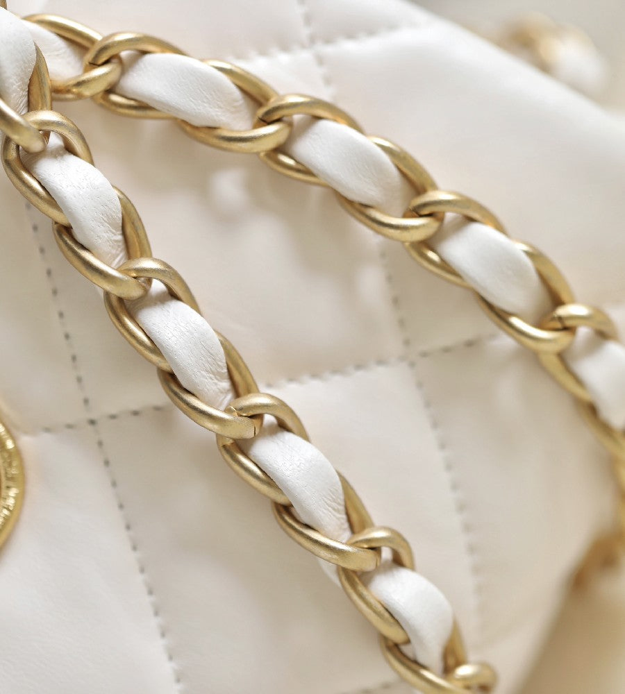 2025 Bag Classic Flap Bag W64