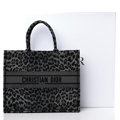 2025 Bag MEDIUM D BOOK TOTE