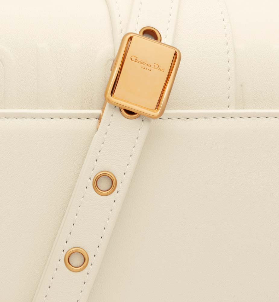 2025 Bag 30 MONTAIGNE EAST-WEST BAG WITH CHAIN