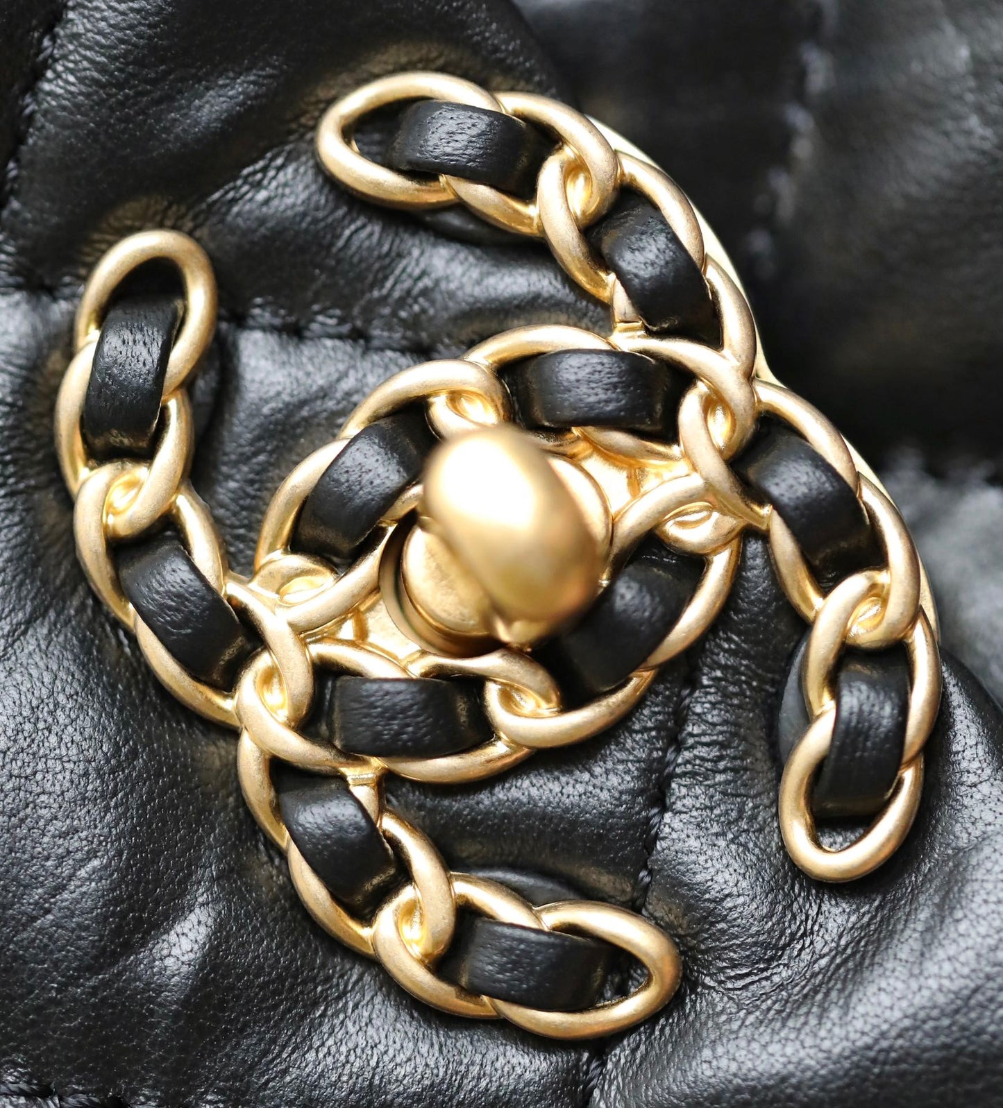 2025 Bag Classic Flap Bag W31087