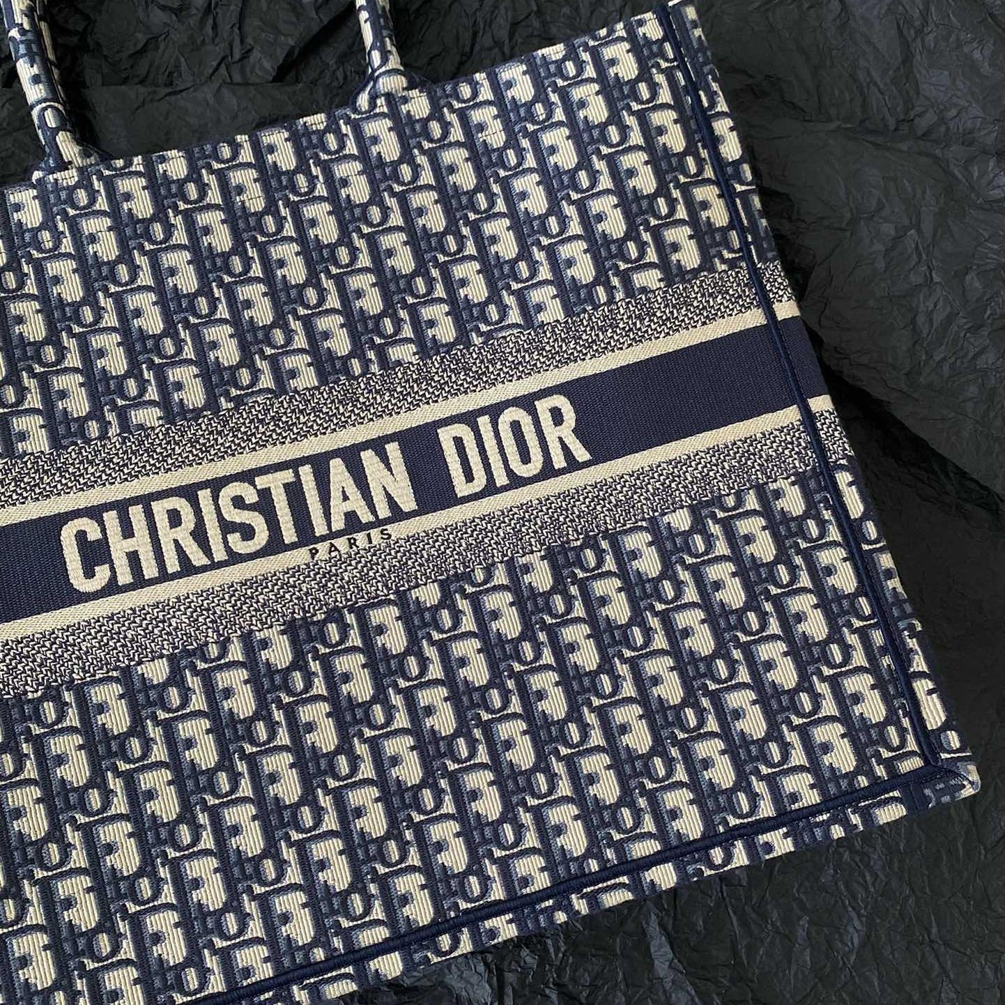 2025 Bag Book Tote Bag D9