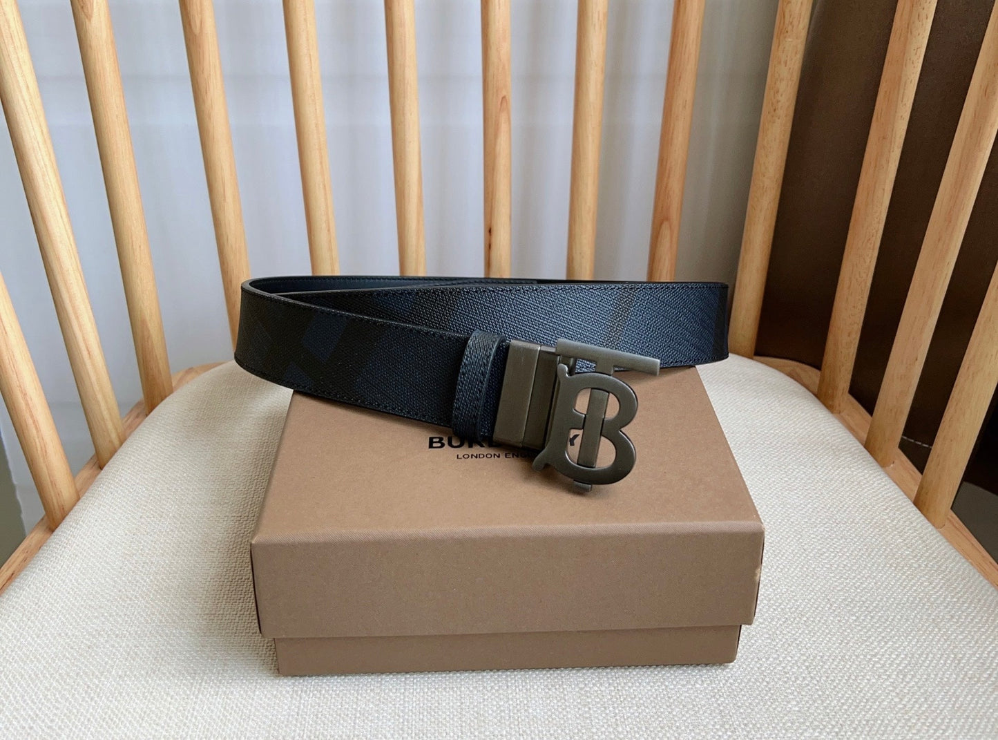 2025 brand multi-color buckle fashion belt
